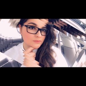 Meet your Posher, Angelina